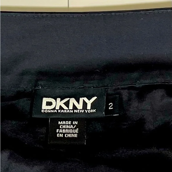 DKNY Black and White Embroidered Skirt - Picture 2 of 7
